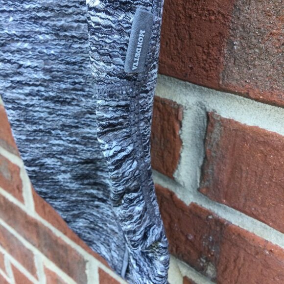 Mondetta Athletic Leggings Medium Black Gray Capri Length Yoga Gym Cycling - Picture 3 of 8